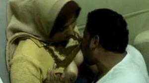 Bokep Terbaru Tante Hijab Nakal ML