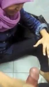 Jilbab Pink Ngga Jadi Nyepong Gara2 Keluar Peju