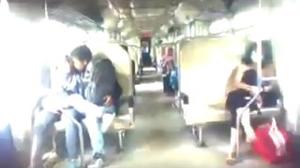 Ngintip Jilbab Ciuman Di Kereta Prameks Jogja